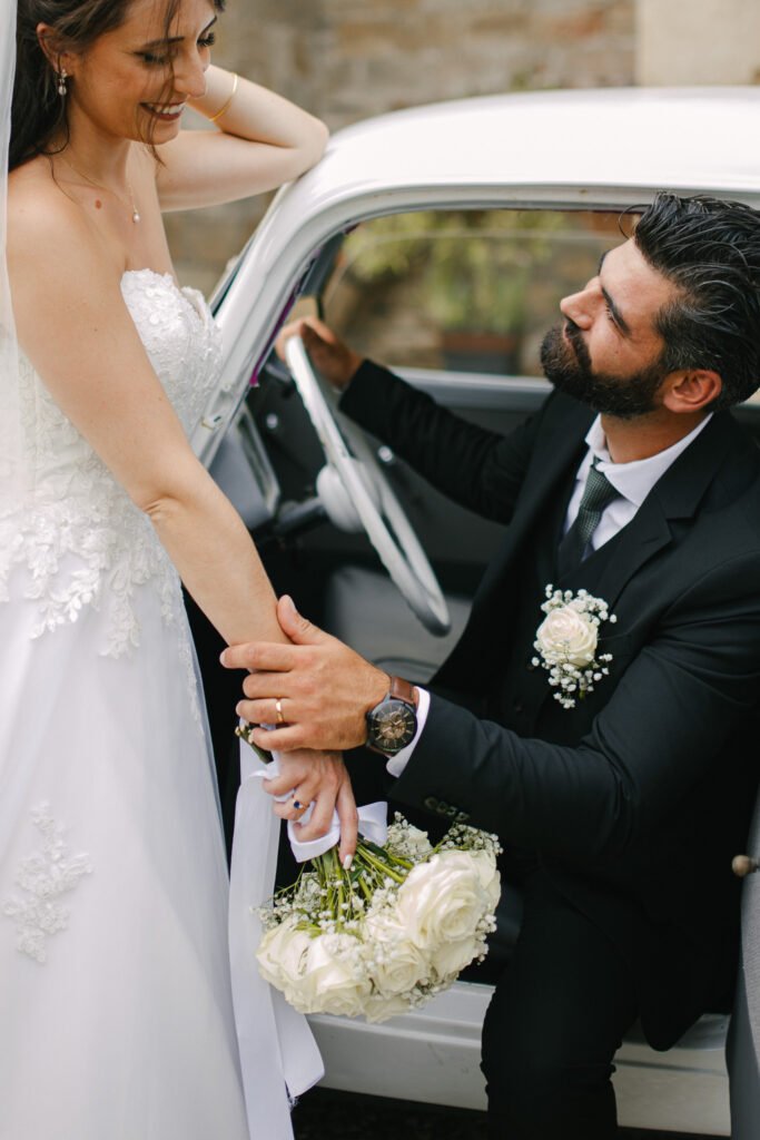 photo de couple en voiture sur bordeaux 